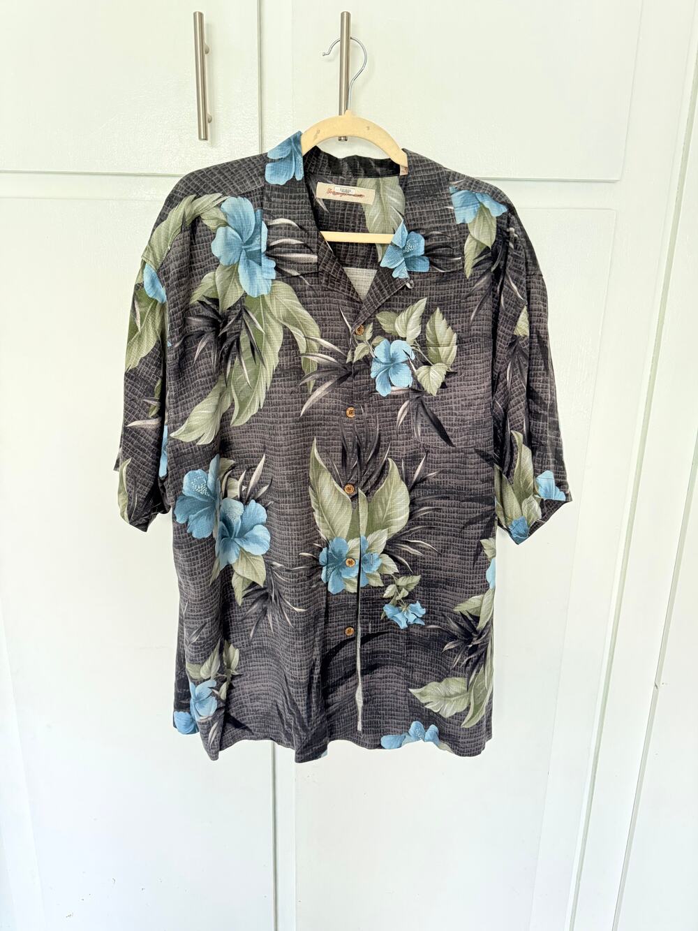 TOMMY BAHAMA Mens Size XLX SILK Luxury Hawaiian Shirt Ultrasoft
